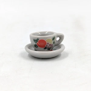 Miniatur Keramik Tasse und Untertasse - Pfirsiche und andere Obstmuster - Bild 1 von 4