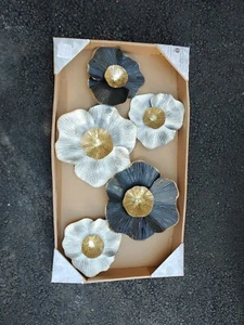 Metal flower wall decor - Picture 1 of 5