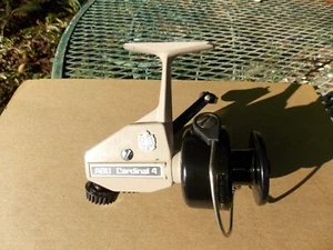 Carrete giratorio V-RARO Tan Zebco CARDINAL 4 COLECCIONABLE liso #810501 12/25 - Imagen 1 de 9
