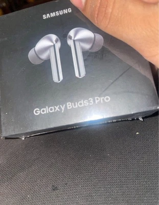 Samsung Galaxy Buds 3 Pro - Image 1 of 3