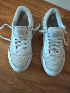 White Nike Airmax UK Size 3 Unisex Decent Condition - Picture 1 of 5