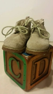 The Childrens' Place Crib Shoes 4 Months Tan Suede Oxfords Wally Boots Baby Boy - Image 1 of 4