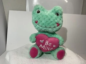 Dan Dee Green 8” Quilt Frog Holding “ Be Mine “ - Picture 1 of 9