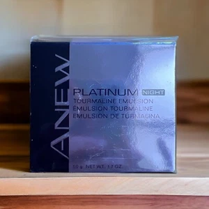 1 CREMA NOTTE AVON ANNEW PLATINUM OCCHI E LABBRA 1,7 OZ. 50G NUOVO - Foto 1 di 1