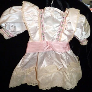 ABITO BAMBOLA vintage 13" raso e pizzo - Foto 1 di 4
