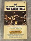 The Complete Handbook Of Pro Basketball, édition 1981, livres NBA. Magic Johnson