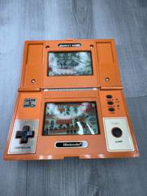 NINTENDO Donkey Kong Game and Watch Tested & Working (DK-52) 1982