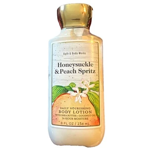 Loción corporal nutritiva diaria Bath & Body Works madreselva y melocotón spray 8 oz - Imagen 1 de 3