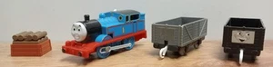 Vintage Tomy Thomas And Friends Trackmaster Engine And Trucks 2009, 2002 - Picture 1 of 3