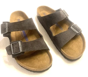 Birkenstock Sandali da uomo Arizona, grigio scamosciato morbido plantare, 2 cinturini 12 M, ottime condizioni - Foto 1 di 13