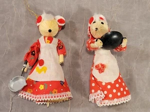 Lot 2 Handmade Corn Husk Doll Kitchen Mice Women w/ Red Dresses Cooking Pans 4" - Picture 1 of 13