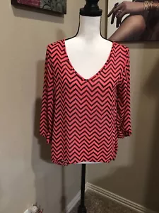 👚Koralle & schwarz hoch/tief V-Ausschnitt Top von American Dream - Small - Bild 1 von 8