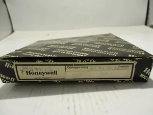 NEW HONEYWELL MICRO 914CE18-3 LIMIT SWITCH - Picture 1 of 3