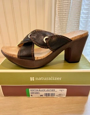 Sandalias de cuña Naturalizer Denton de cuero deslizables negras con plataforma 8 W zapatos cómodos Foto 1 de 4