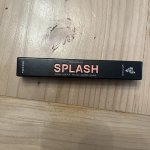 Younique Splash Liquid Lipstick SPECIAL New NWOB - Picture 1 of 3