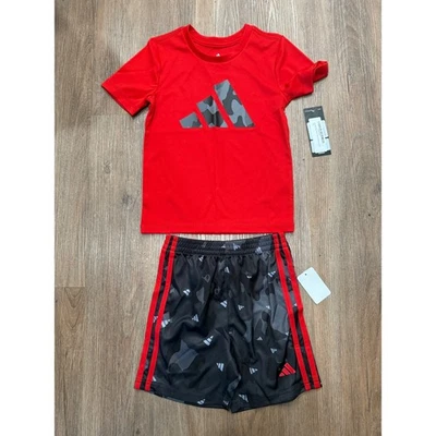 Adidas Niños Conjunto Ropa Activa Rojo Camuflaje Logo Camiseta y Pantalones Cortos Niños Talla 4 Nuevo Foto 1 de 4
