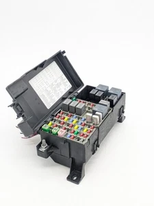 2006 2007 Cadillac DTS Buick Lucerne Rear Under Seat Fuse Box OEM - Picture 1 of 13