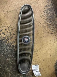 Grille BUICK LESABRE 00 01 02 03 04 05 - Picture 1 of 8