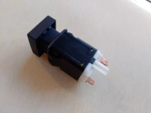 heated rear window switch for early Saab classic 900. Part No. 8568479. - Picture 1 of 3