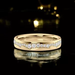 Banda de compromiso de diamantes de corte redondo de 0,60 quilates creada en laboratorio con certificación de oro amarillo de 14 K - Imagen 1 de 11