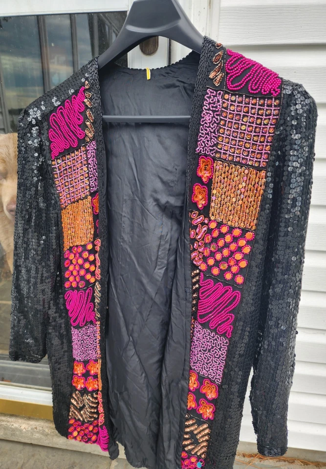 Secuencia colorida bohamiana única. Blazer con cuentas pesadas. Foto 1 de 4