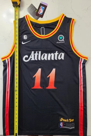 Men's Atlanta Hawks Trae Young #11 (Large) Cover