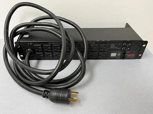 APC Metered Rack PDU AP7802 2U 30A 120V 16-Outlet Strip No Adapter Powers On - Picture 1 of 3