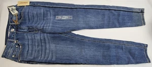 Women’s American Rag CIE Super Skinny HighRise Spirit Wash Super Stretch Jean 7 - Picture 1 of 17