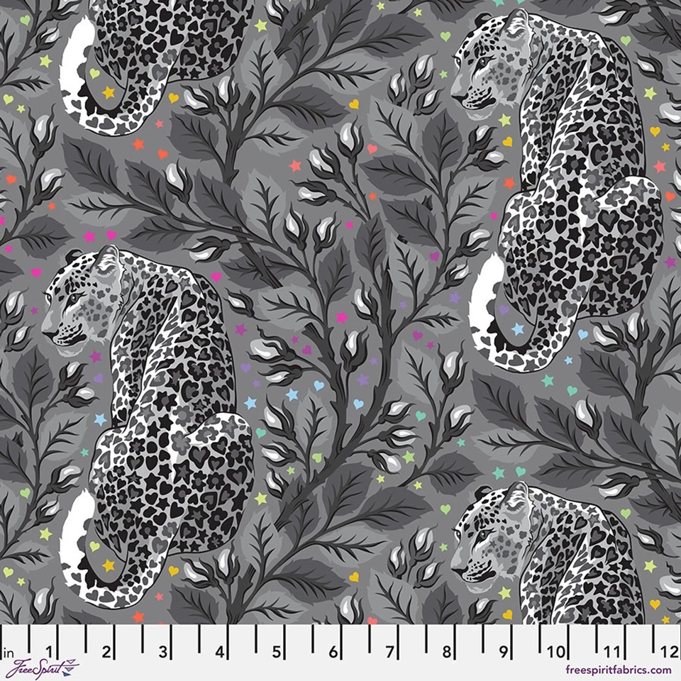 Estampado de tela gris de leopardos rosas Tula marca de nacimiento de algodón por yarda D602,92 Foto 1 de 1
