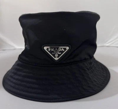 全新 开箱 正品 黑色 Prada 水桶帽 尺寸 M — 第 1/4 张图片