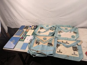 Großloge Freimaurer Freimaurer Schürze & Schärpe & Medaillen & Bücher Vintage gemischt KONVOLUT - Bild 1 von 20