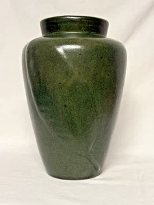 Vintage Zanesville Art pottery Arts n Crafts Matte Green Tobacco Leaf Vase - Picture 1 of 11