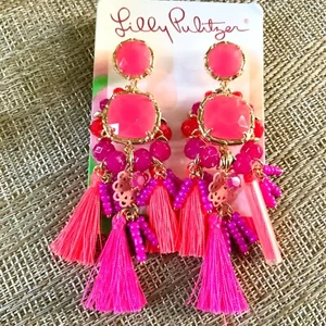 LILLY PULITZER EARRINGS 🩷NWT ISLAND EXOTIC TROPICAL Hot Pink TASSEL BEAD POST - Picture 1 of 10