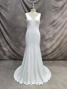 HBH Brautmode I Brautkleid Fit und Flair Pure Elegant für Standesamt Elfenbein - Bild 1 von 5