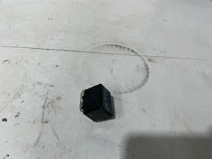 Toyota Tarago Stop Lamp Control Relay ACR50 03/2006-06/2020 - Picture 1 of 10