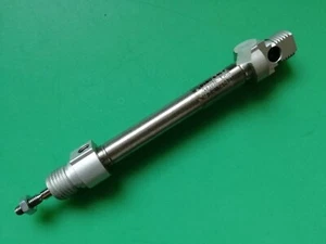 Cilindro standard Festo DSNU-8-40-P 193986 - NUOVO - Foto 1 di 3