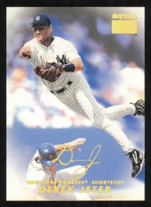 1999 SkyBox Premium #154 Derek Jeter - Picture 1 of 2