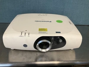 Panasonic PT-RZ370U DLP HDMI Laserprojektor - 1233 Stunden - Bild 1 von 7