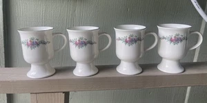 Four Holly Joy Pfaltzgraff Pedestal Mugs - Picture 1 of 8