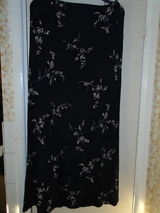 Ladies Smart Debenhams Navy White Skirt UK 12 - Picture 1 of 4