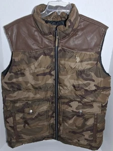 U.S. Polo ASSN. Camouflage Puffer Weste Wasserabweisend Herren Gr. M Lederschultern - Bild 1 von 4