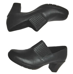 Women’s 7.5 M CLARKS BENDABLES Comfort Navy Blue Leather Slip-on Shoes Shooties - Picture 1 of 15