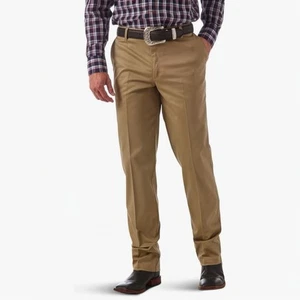 Wrangler Pantaloni Uomo Riata Flat Front Relaxed Fit Casual Kaki 32W x 32L - Nuovi con etichette - Foto 1 di 5
