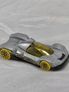 Mattel Hot Wheels Teegray Silver Yellow 1:64 Die Cast Car RO943 - Picture 1 of 13