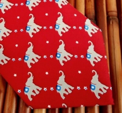 Corbata 100 % seda roja, blanca y azul republicana Alexander Logan usada en excelente estado elefante y estrellas Foto 1 de 4