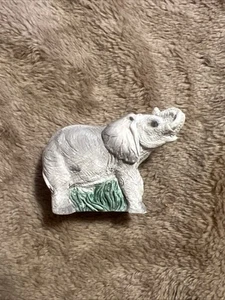 Elefant kleine kleine Figur Dekoration Gras Skulptur Handarbeit ? Realistisch - Bild 1 von 9