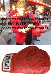 Victor Ortiz WBC Boxing champ autographed Everlast boxing glove exact proof COA - Picture 1 of 2