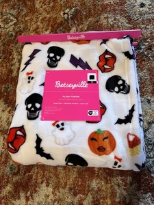 NWT Betsey Johnson Viral Halloween Blanket Betseyville Ghosts Bats Skulls 50x70 - Picture 1 of 14