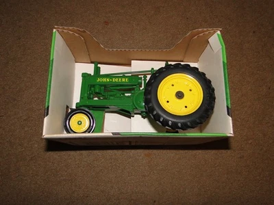 Trator agrícola vintage ERTL 1/16 John Deere 1934 modelo A fundido #53910DO com caixa - Imagem 1 de 4