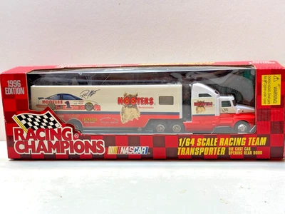 CAMIÓN FUNDIDO A PRESIÓN SEMI TRANSPORTE RACING CHAMPIONS HOOTERS #1 RICK MÁST 1/64 11" Foto 1 de 4